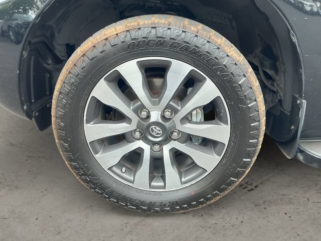 Used 2018 Toyota Sequoia Limited w/ Safety & Convenience Package AWD/4WD image 9