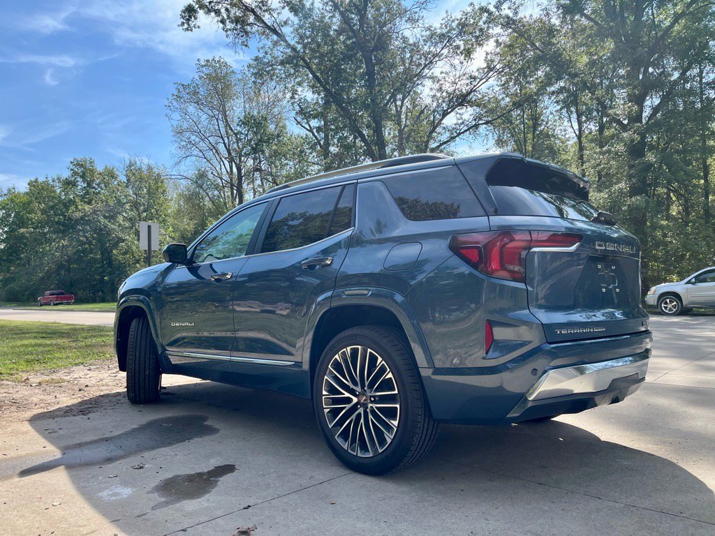 New 2026 GMC Terrain Denali w/ LPO, Floor Liner Package image 9