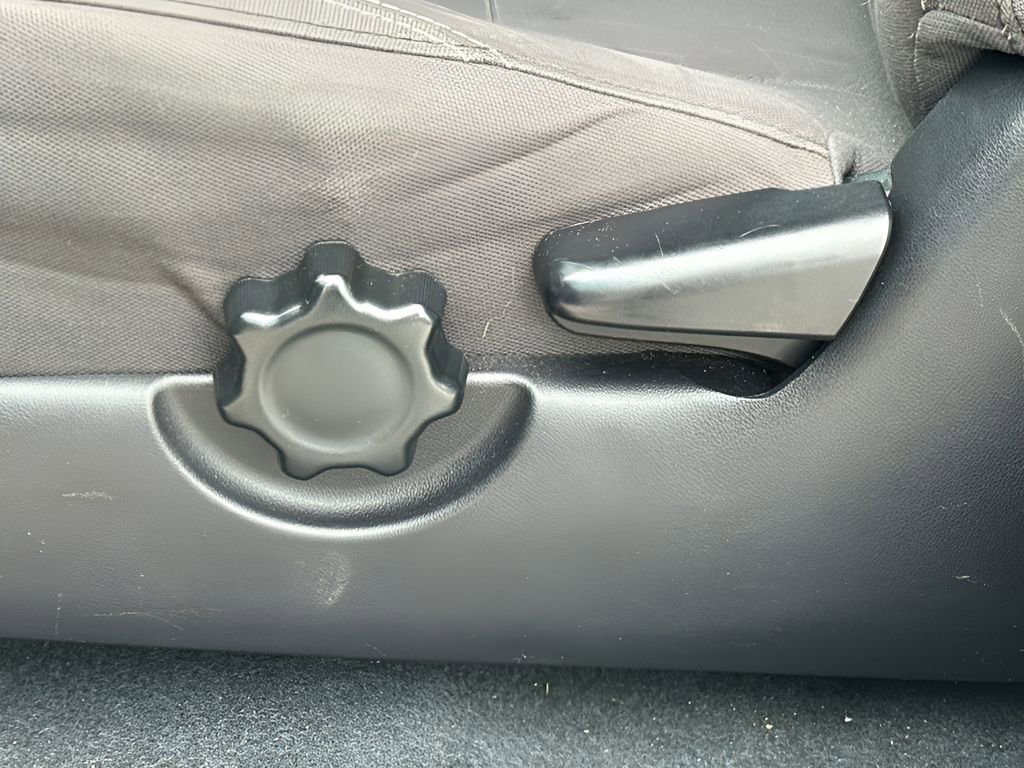 Used 2019 Toyota Tacoma TRD Off-Road w/ Technology Package image 29