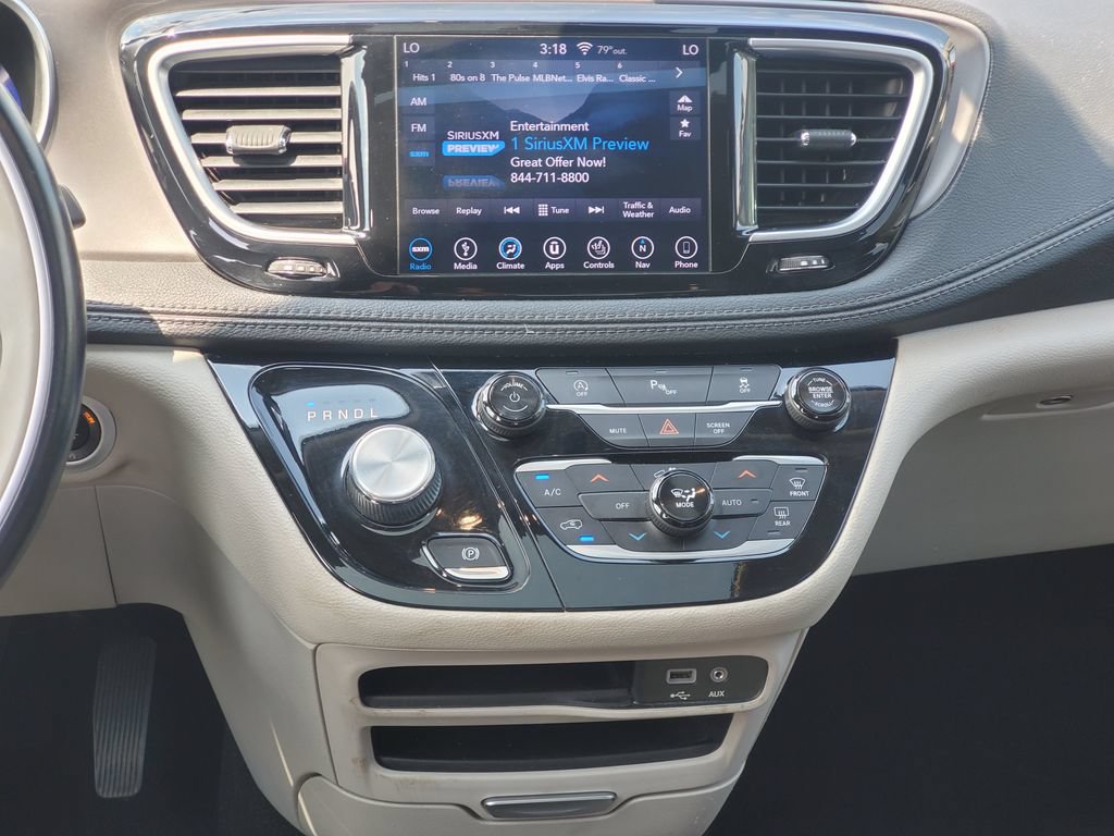 Used 2018 Chrysler Pacifica Limited FWD image 29