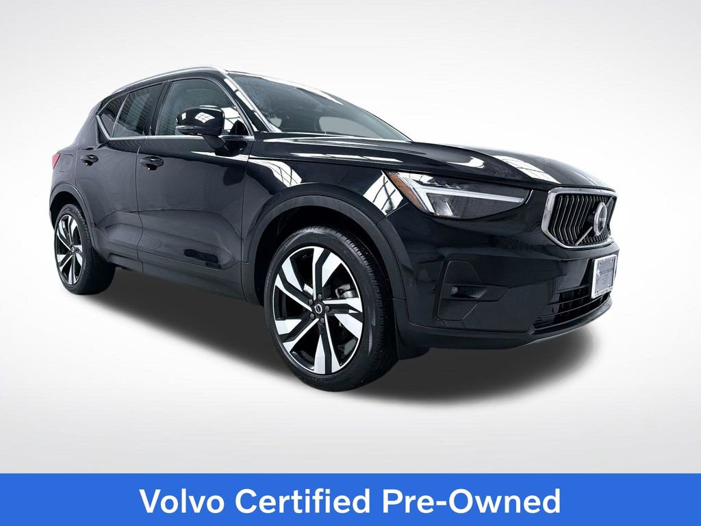 Used 2024 Volvo XC40 B5 Plus w/ Climate Package AWD/4WD image 1