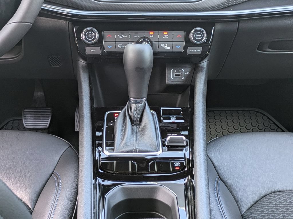 New 2026 Jeep Compass Latitude AWD/4WD image 22