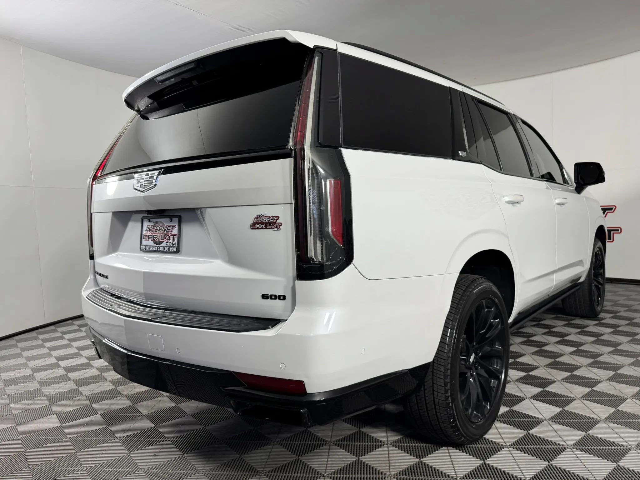 Used 2024 Cadillac Escalade Sport Platinum w/ LPO, ONYX Package AWD/4WD image 29