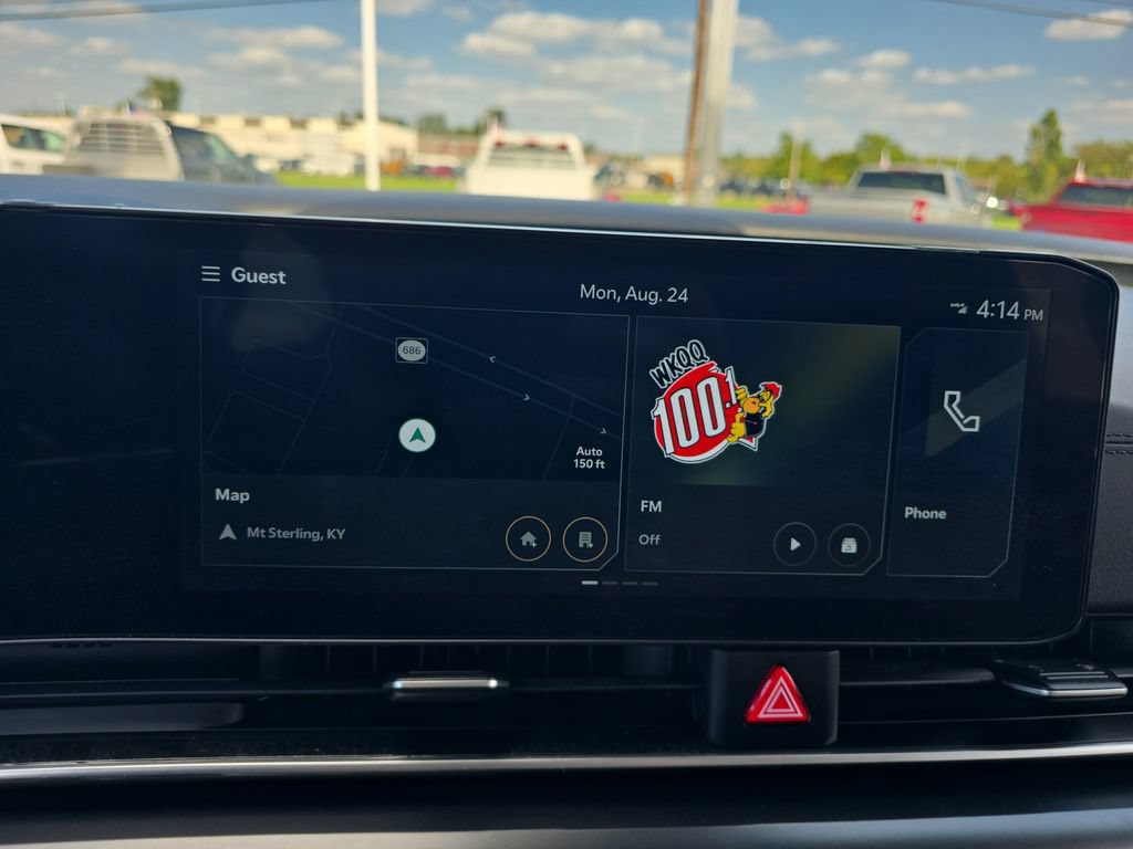Used 2025 Kia Carnival FWD image 27