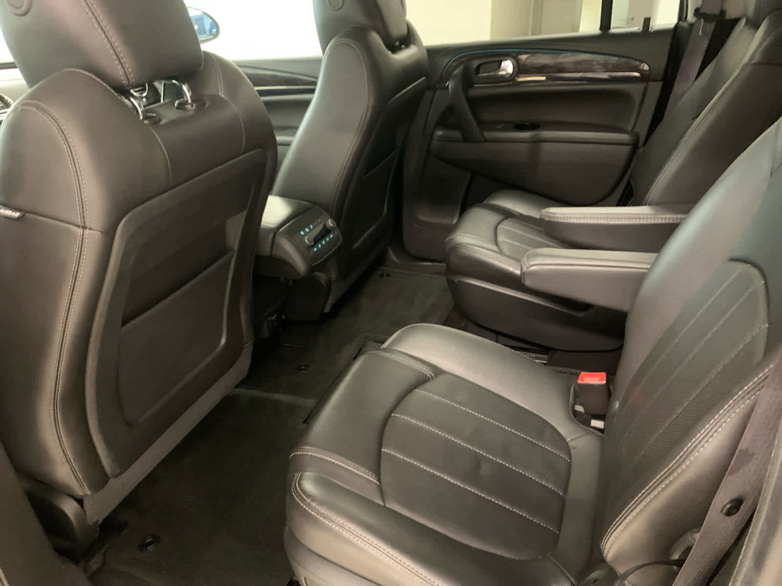 Used 2015 Buick Enclave Leather image 14