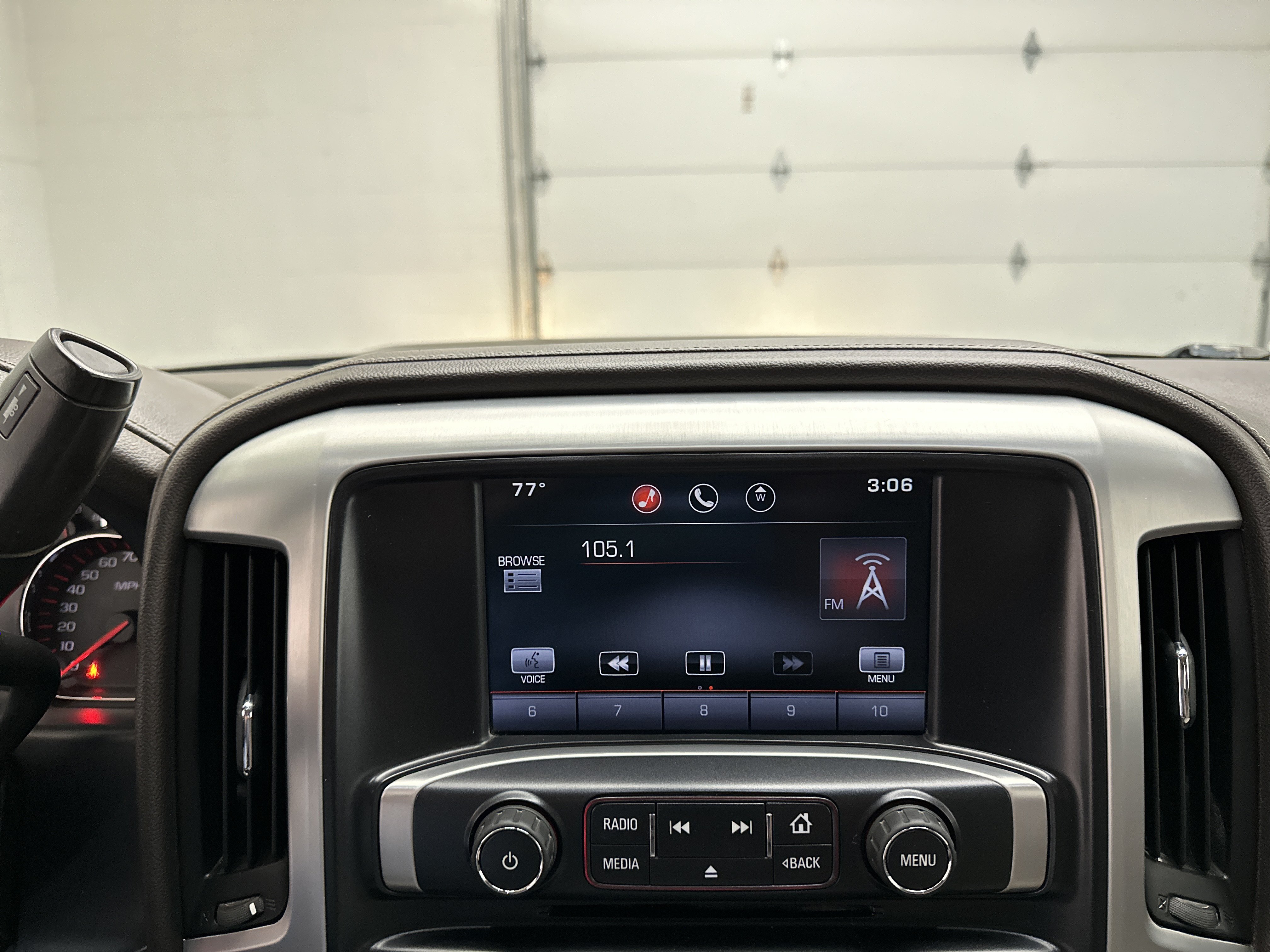 Used 2015 GMC Sierra 2500 SLT AWD/4WD image 31