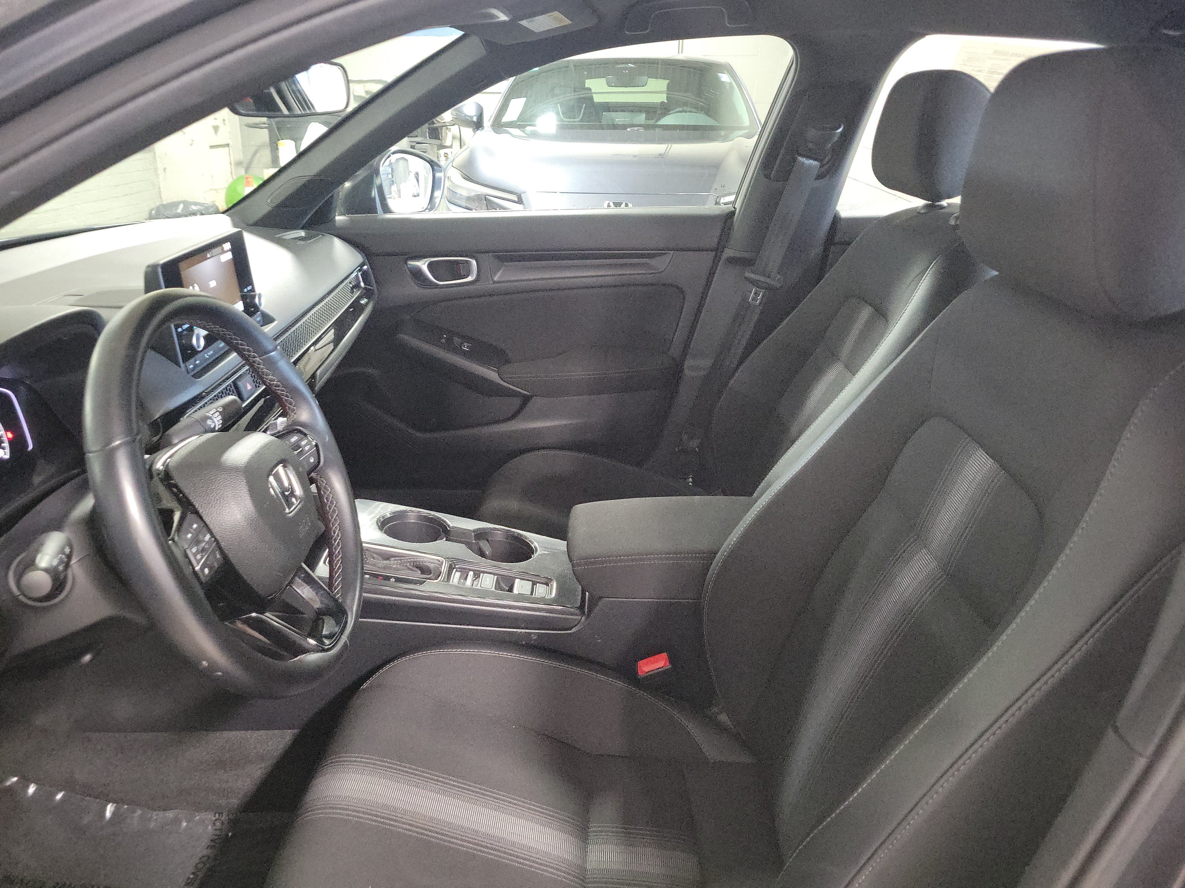 Used 2025 Honda Civic Sport image 17
