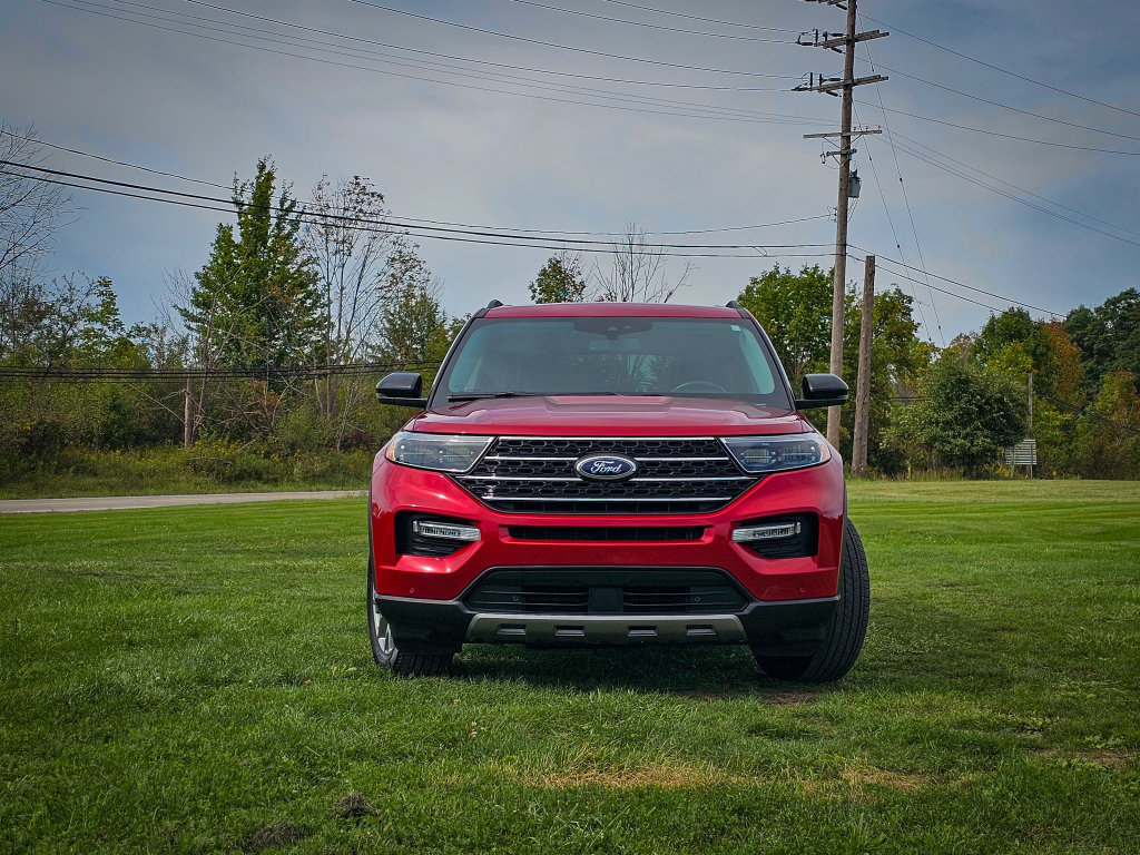 Used 2023 Ford Explorer XLT w/ Equipment Group 202A AWD/4WD image 9