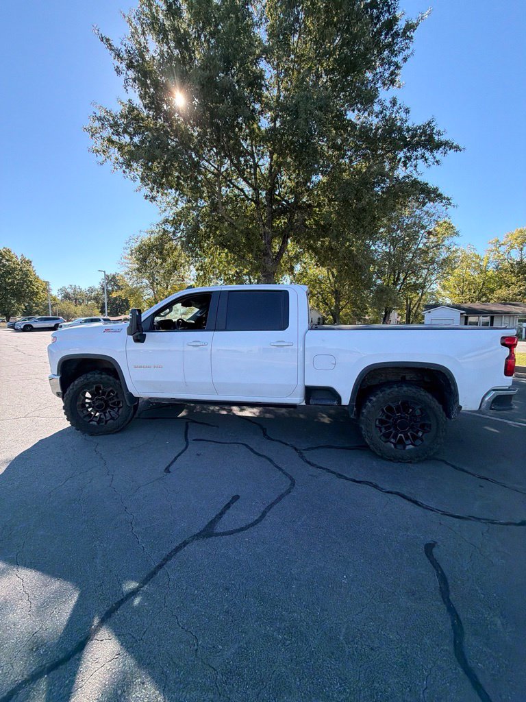 Used 2023 Chevrolet Silverado 2500 LT w/ Convenience Package AWD/4WD image 8