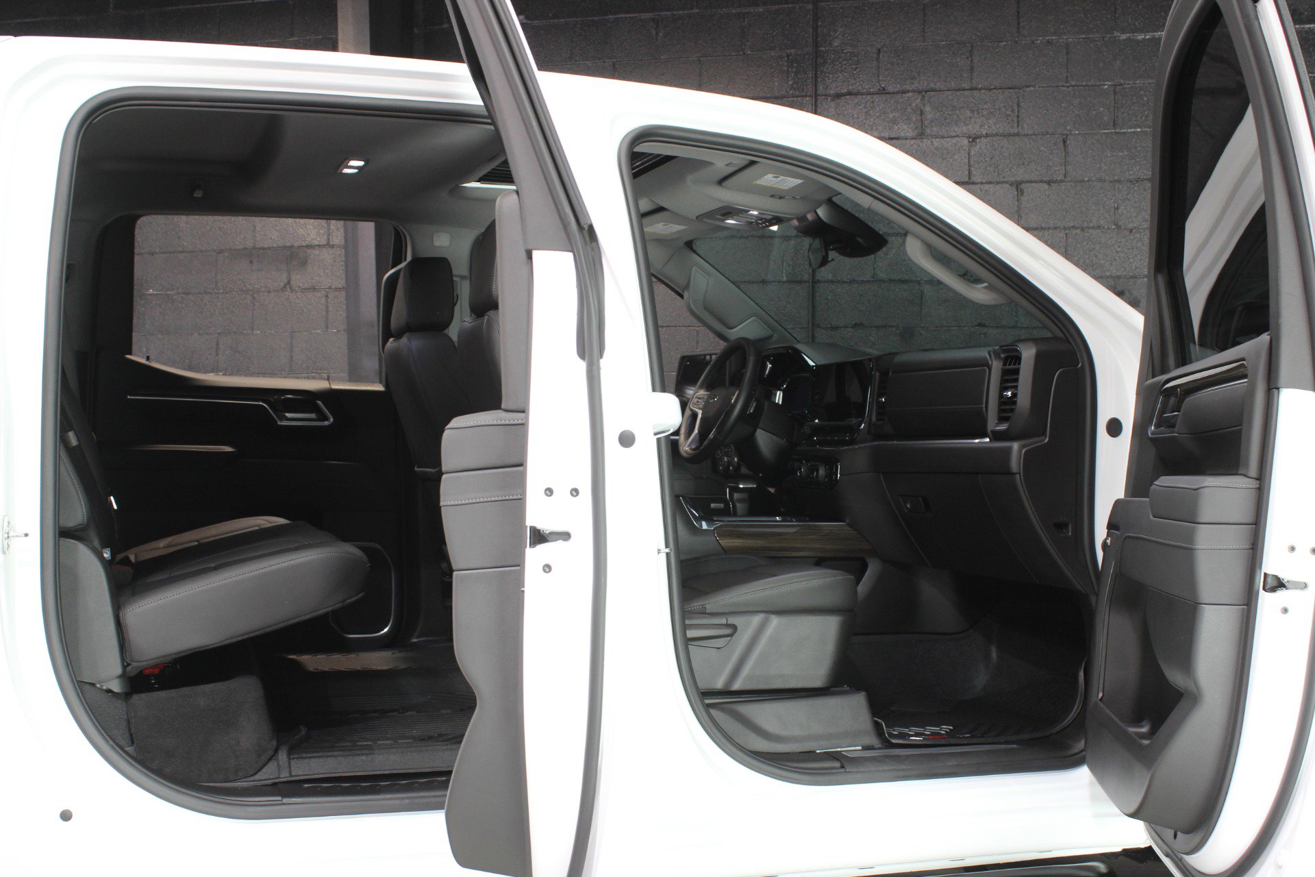 Used 2025 Chevrolet Silverado 1500 RST w/ RST All Star Premium Package image 34