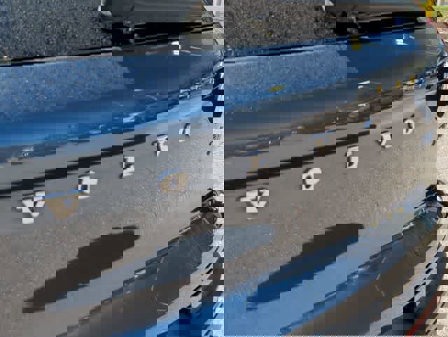 Used 2021 Volvo XC40 T5 Momentum w/ Protection Package Premier image 11