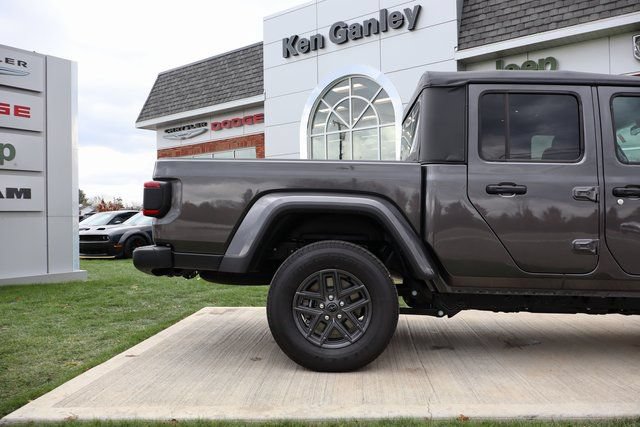 New 2025 Jeep Gladiator Sport AWD/4WD image 35