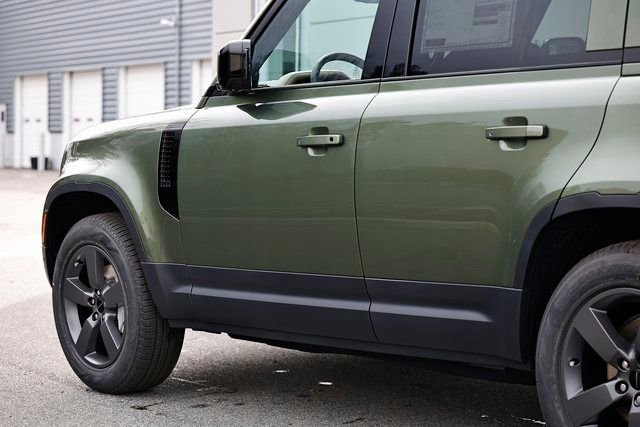 New 2026 Land Rover Defender 130 S image 9