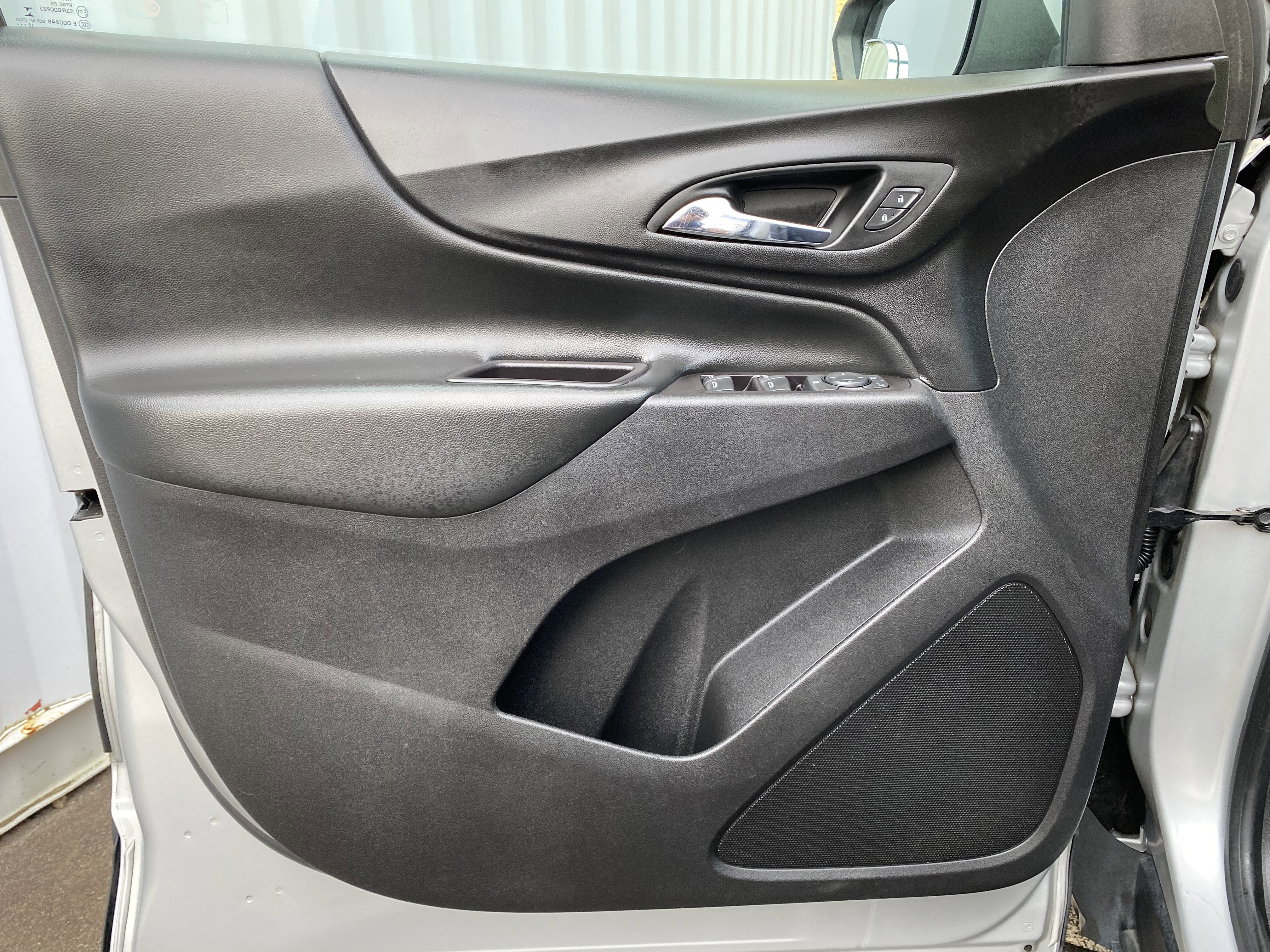 Used 2020 Chevrolet Equinox LT image 15