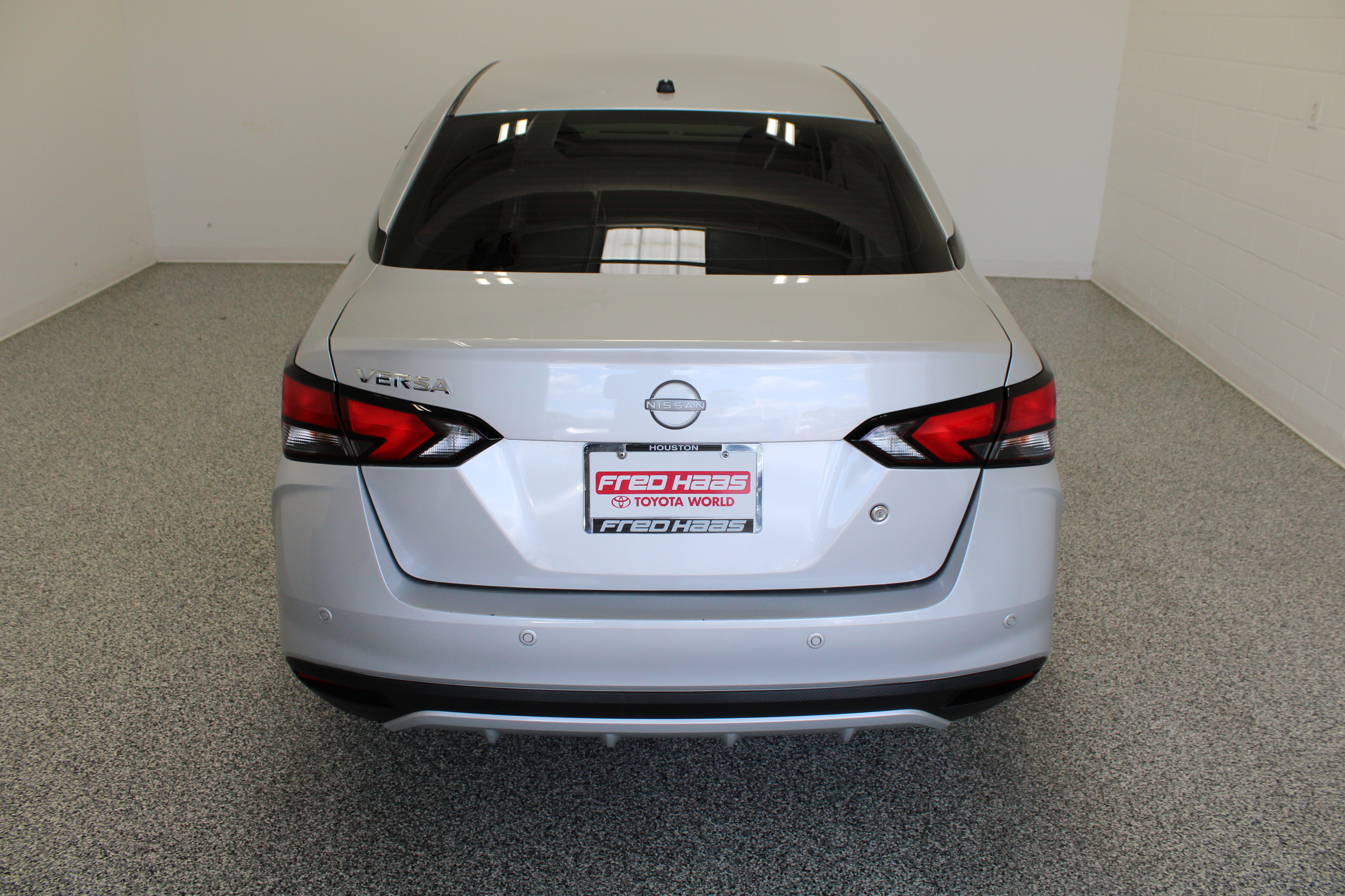 Used 2025 Nissan Versa S w/ Trunk Package FWD image 8