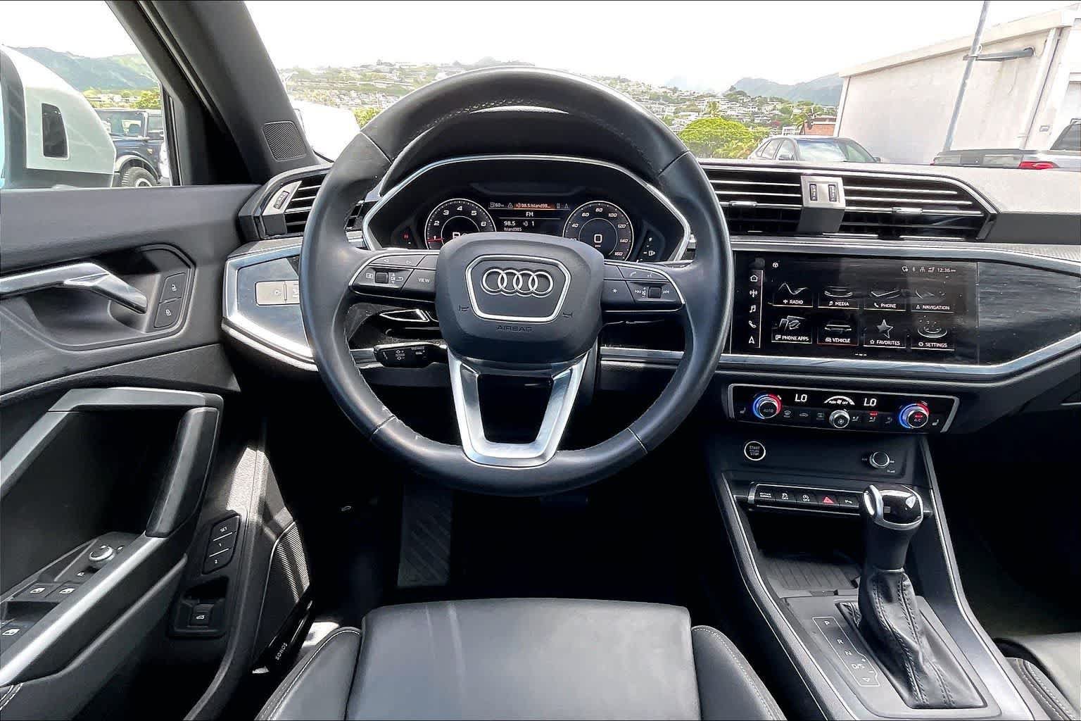 Used 2023 Audi Q3 2.0T Premium Plus w/ Premium Plus Package AWD/4WD image 14
