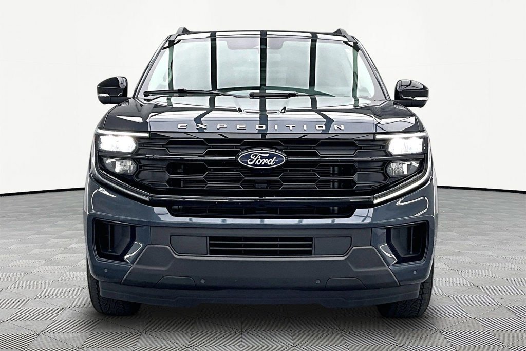 Certified 2025 Ford Expedition Max Active AWD/4WD image 3
