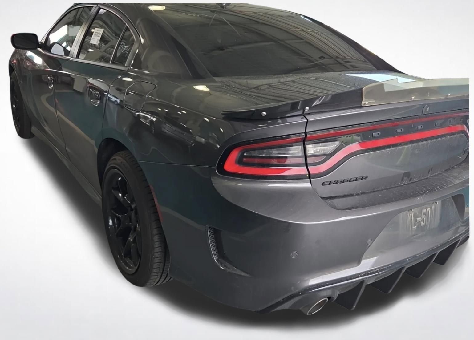 Used 2022 Dodge Charger R/T w/ Blacktop Package RWD image 2