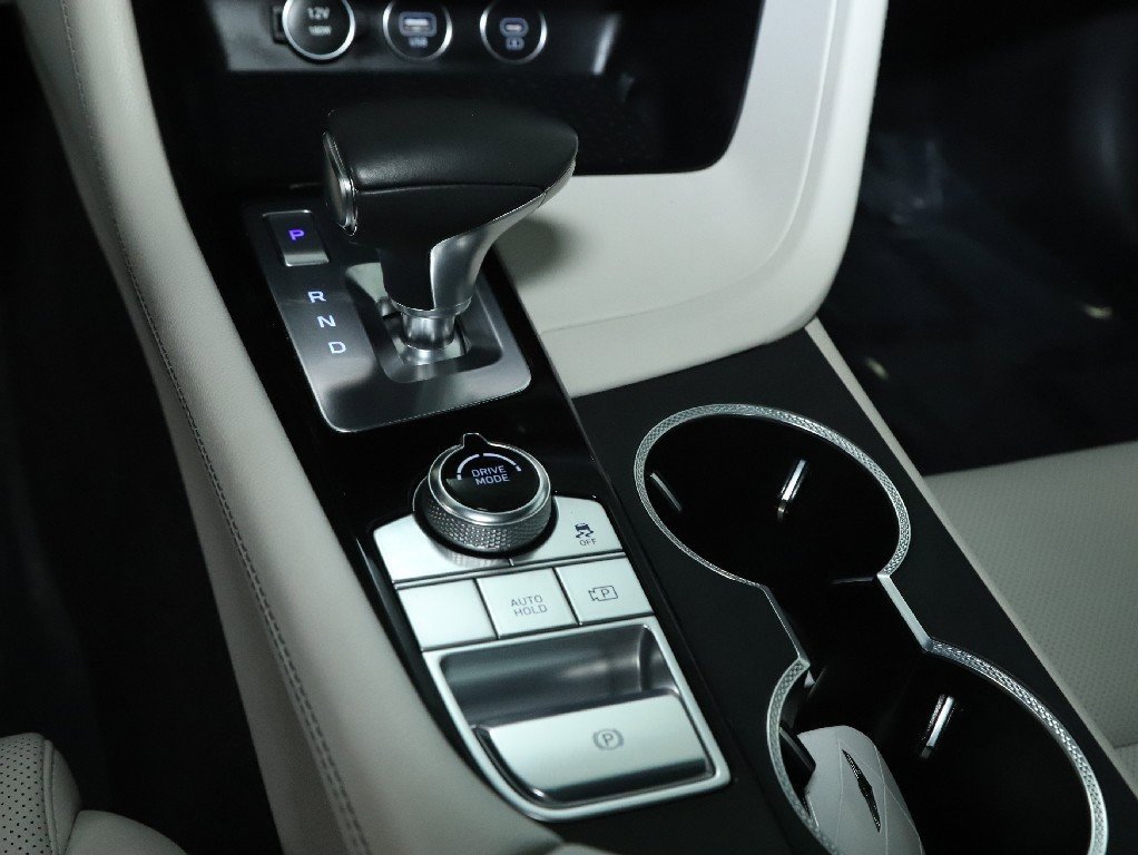 Used 2024 Genesis G70 2.5T image 28