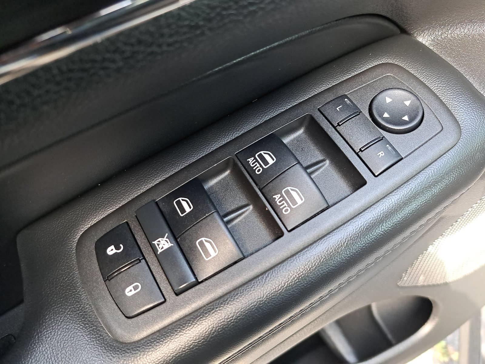 Used 2021 Jeep Grand Cherokee Limited X RWD image 30