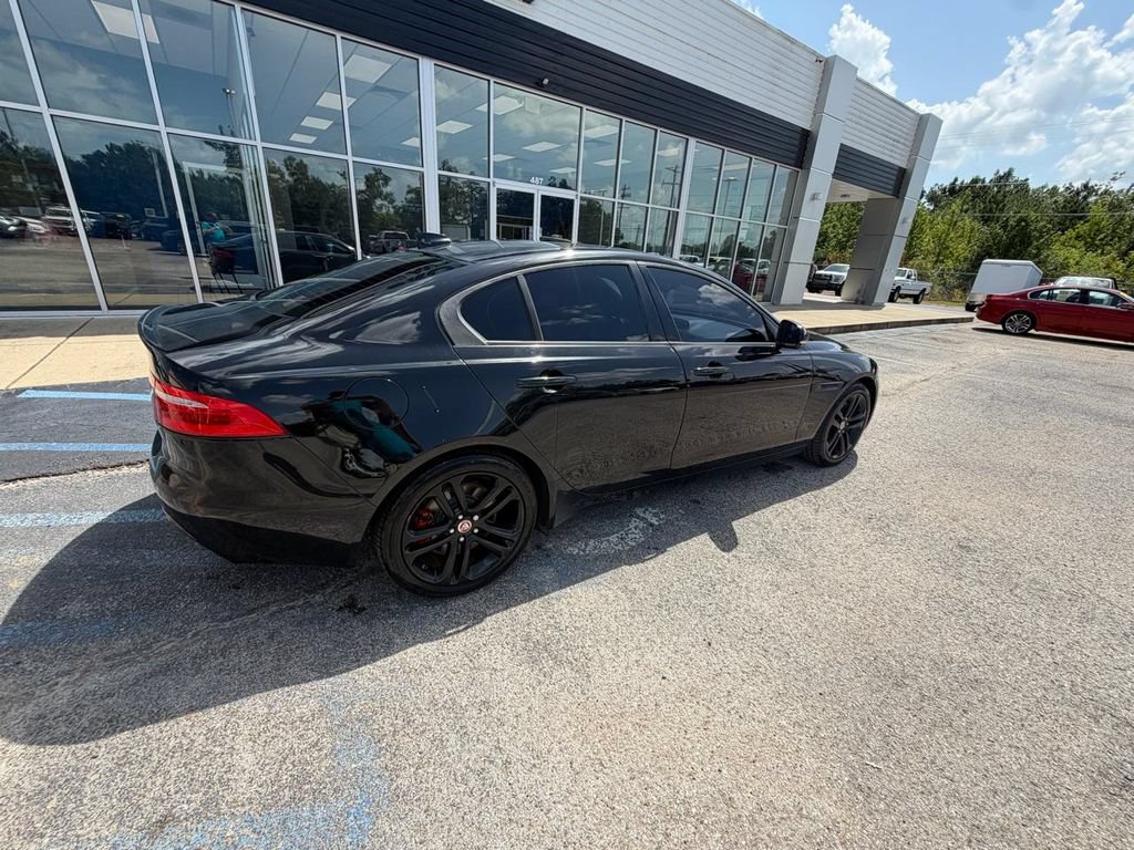 Used 2017 Jaguar XE Premium RWD image 4