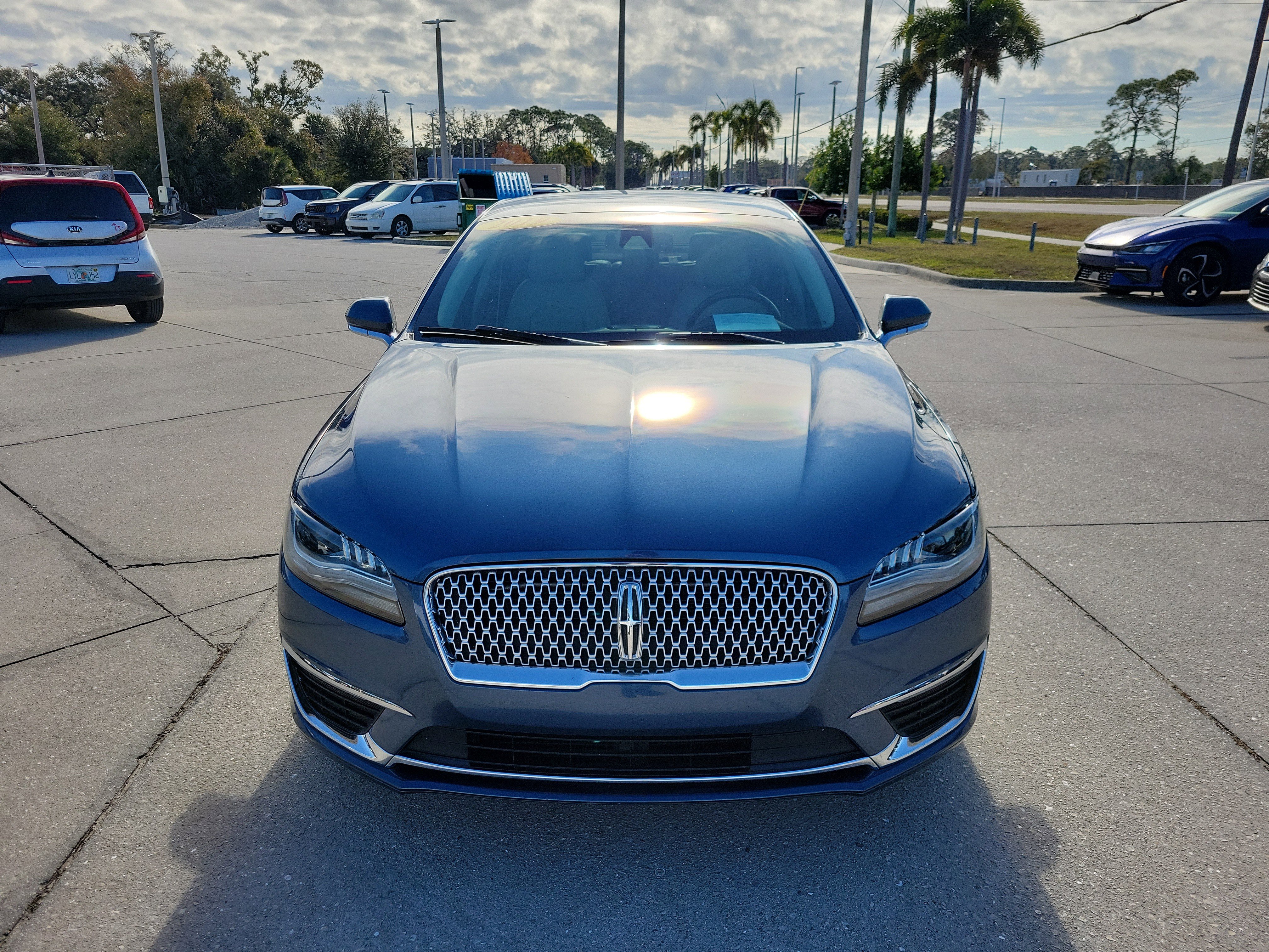 Used 2019 Lincoln MKZ Premiere image 2