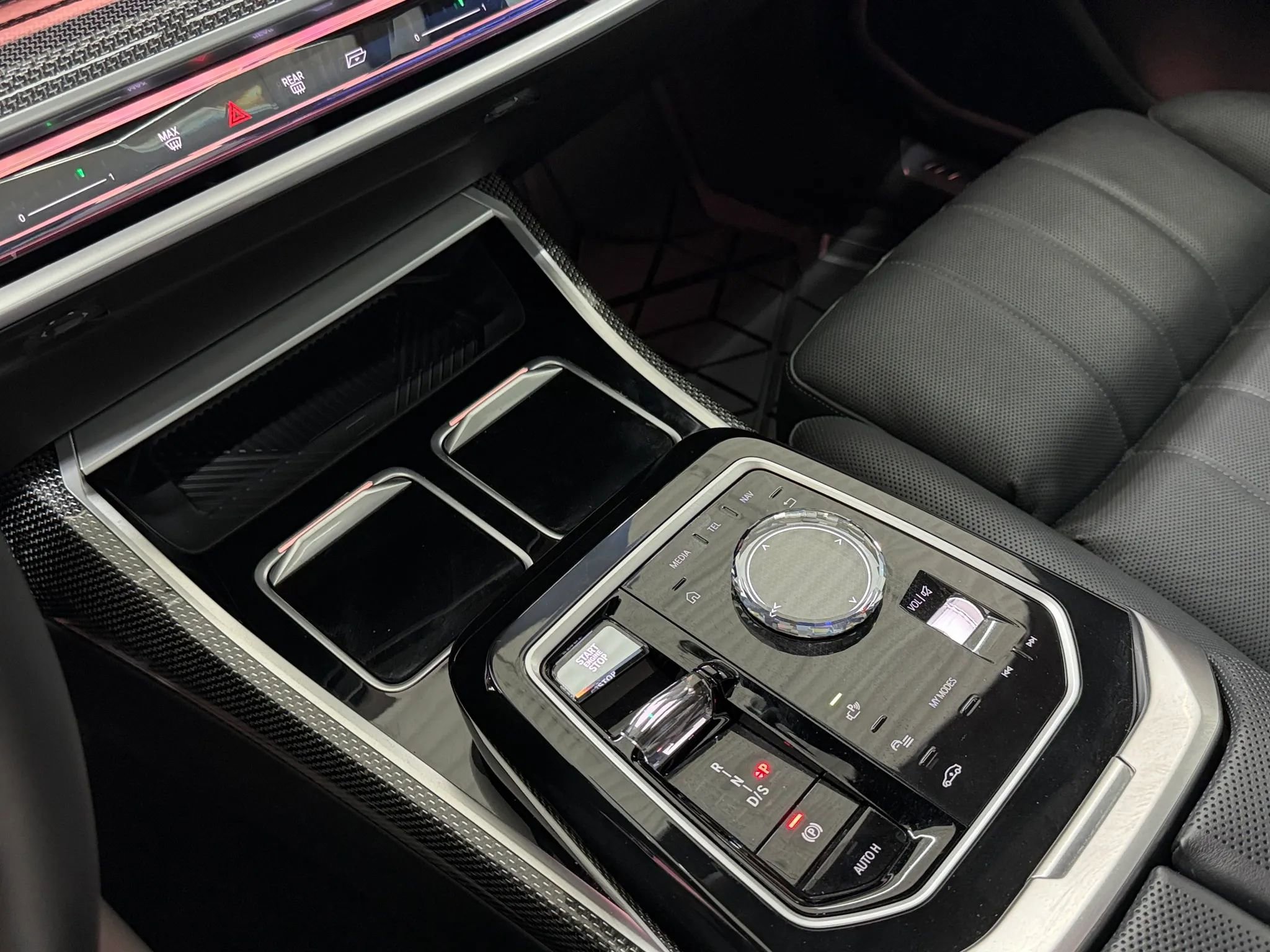 Used 2024 BMW 760i xDrive AWD/4WD image 29