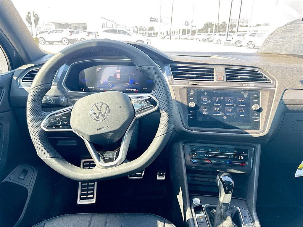 Used 2024 Volkswagen Tiguan SE R-Line FWD image 24