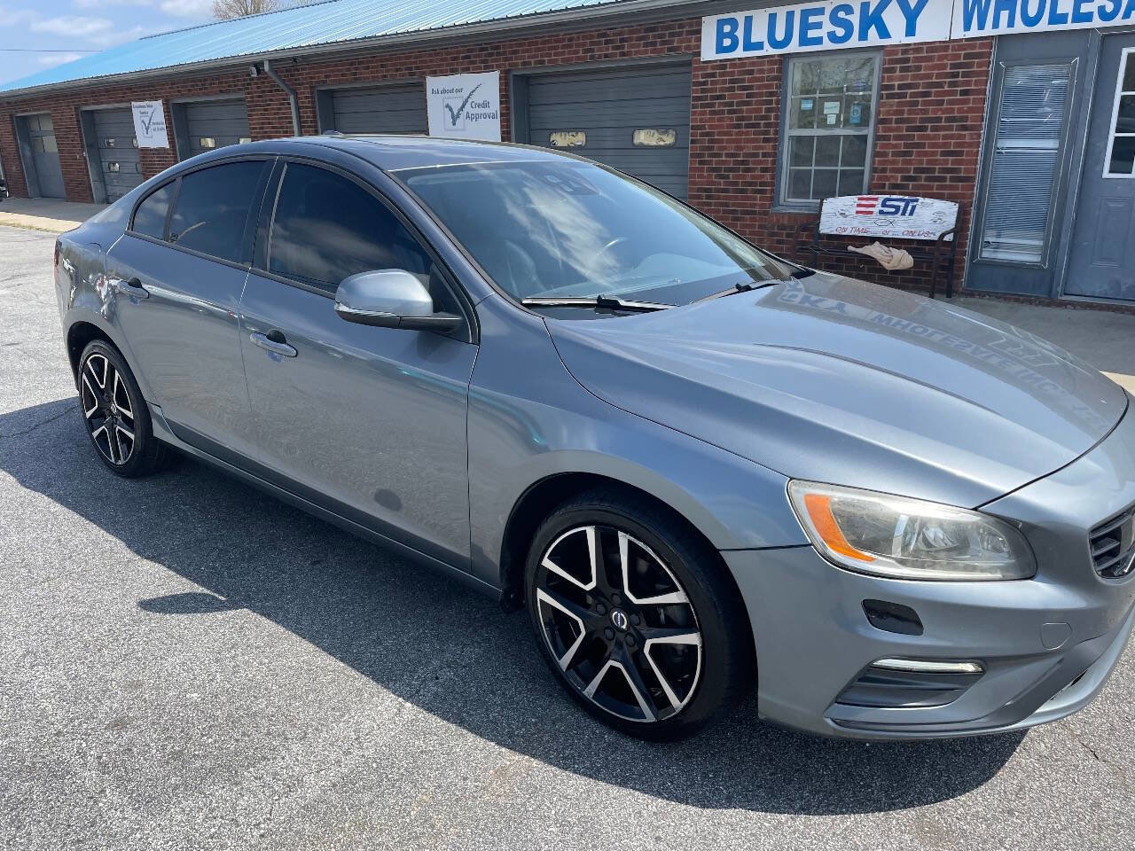 Used 2017 Volvo S60 T5 Dynamic image 2