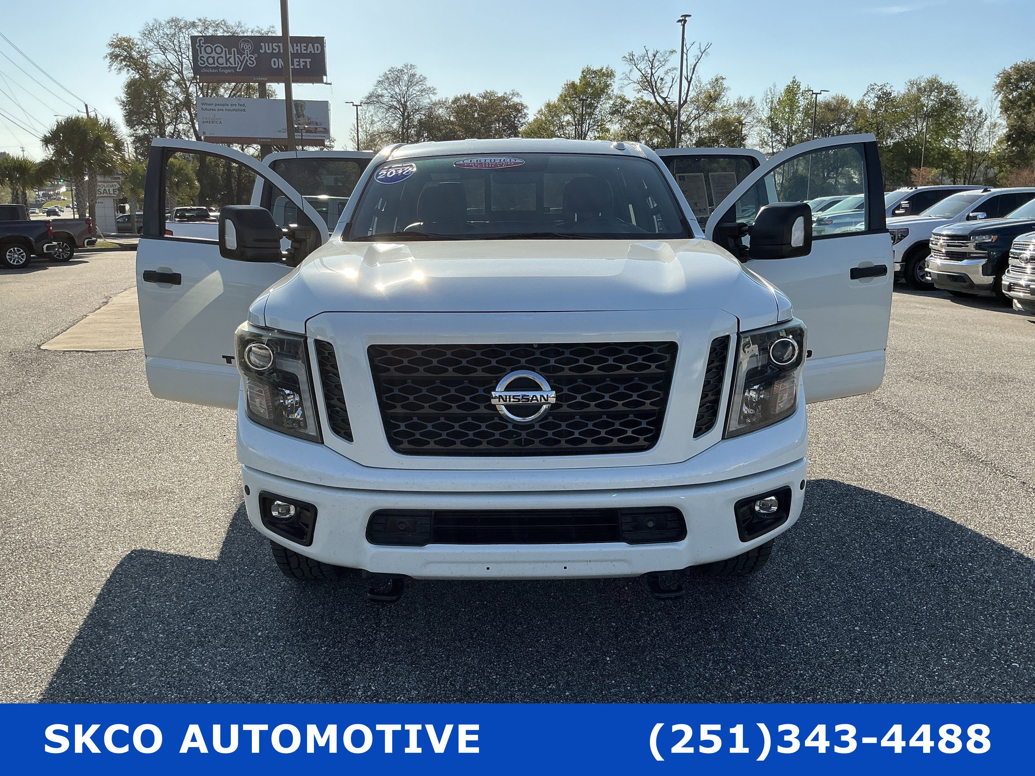 Used 2018 Nissan Titan SL w/ Midnight Edition image 30