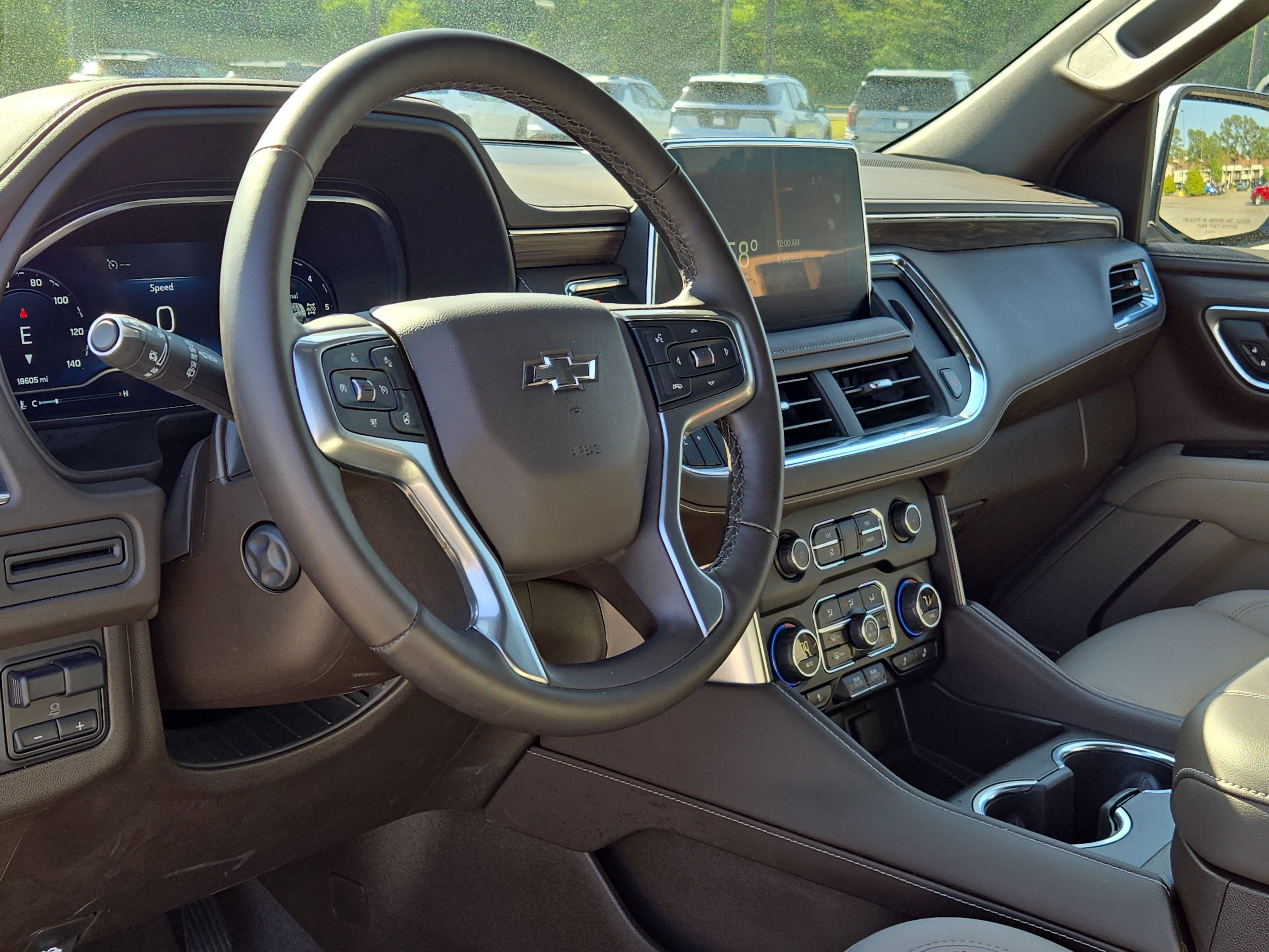 Used 2024 Chevrolet Tahoe Z71 w/ Luxury Package AWD/4WD image 17