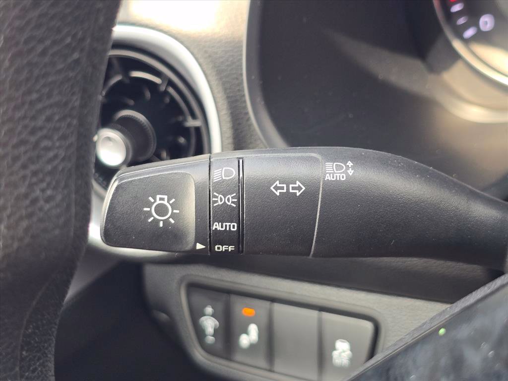 Used 2024 Kia Forte LXS w/ LXS Technology Package FWD image 28