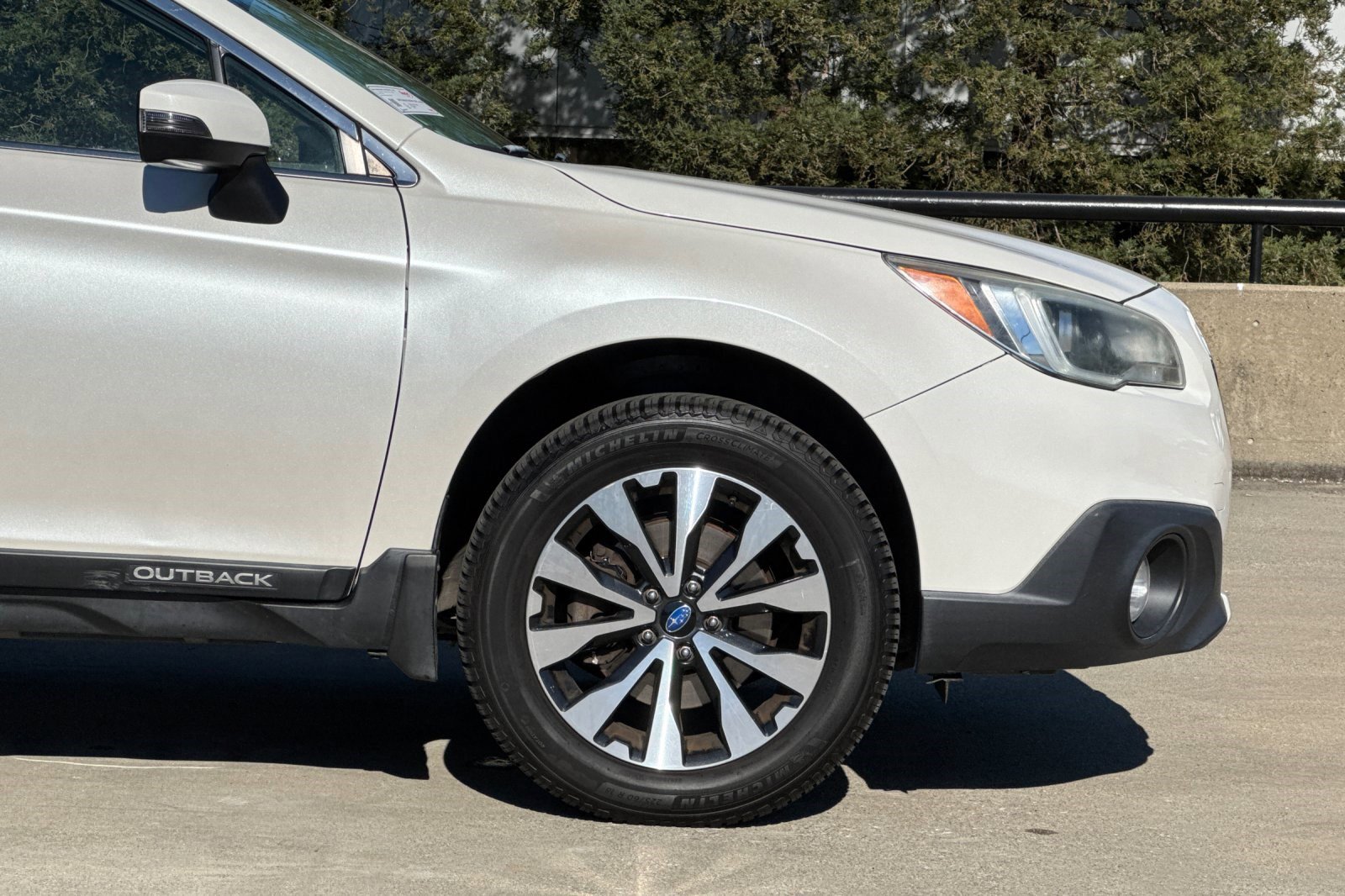Used 2015 Subaru Outback 3.6R Limited image 34