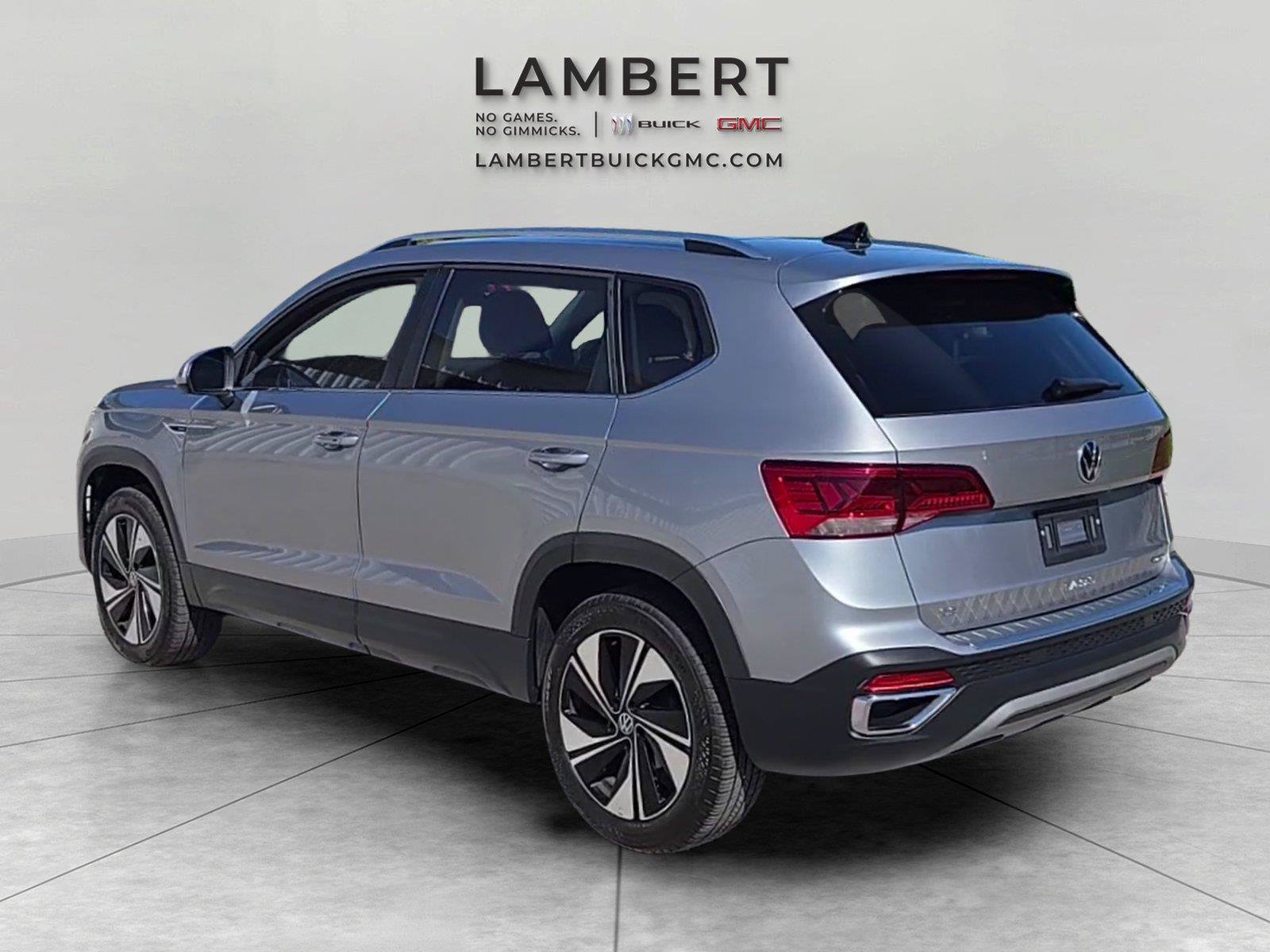 Used 2024 Volkswagen Taos SE AWD/4WD image 3