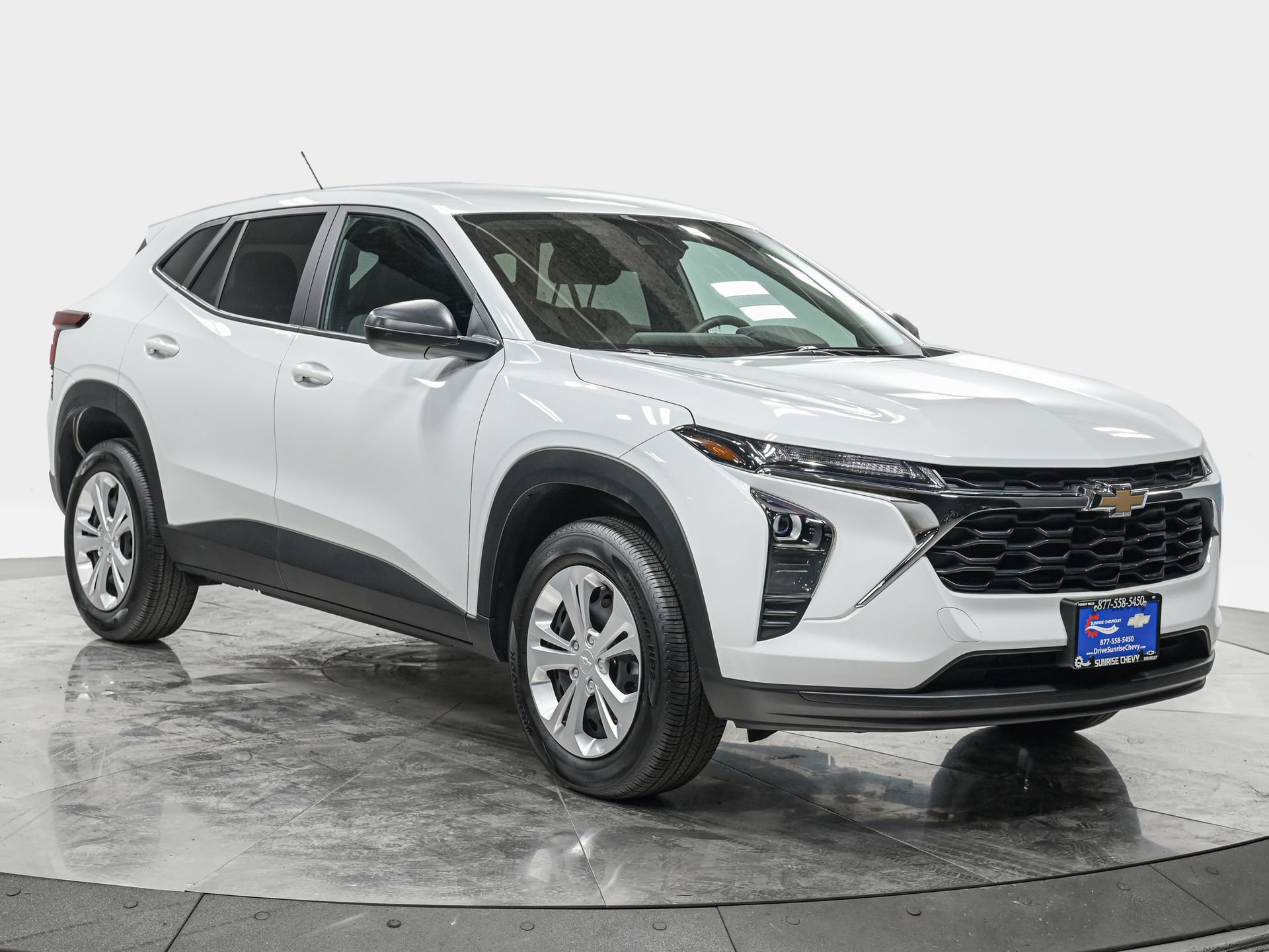 Used 2025 Chevrolet Trax LS FWD image 10