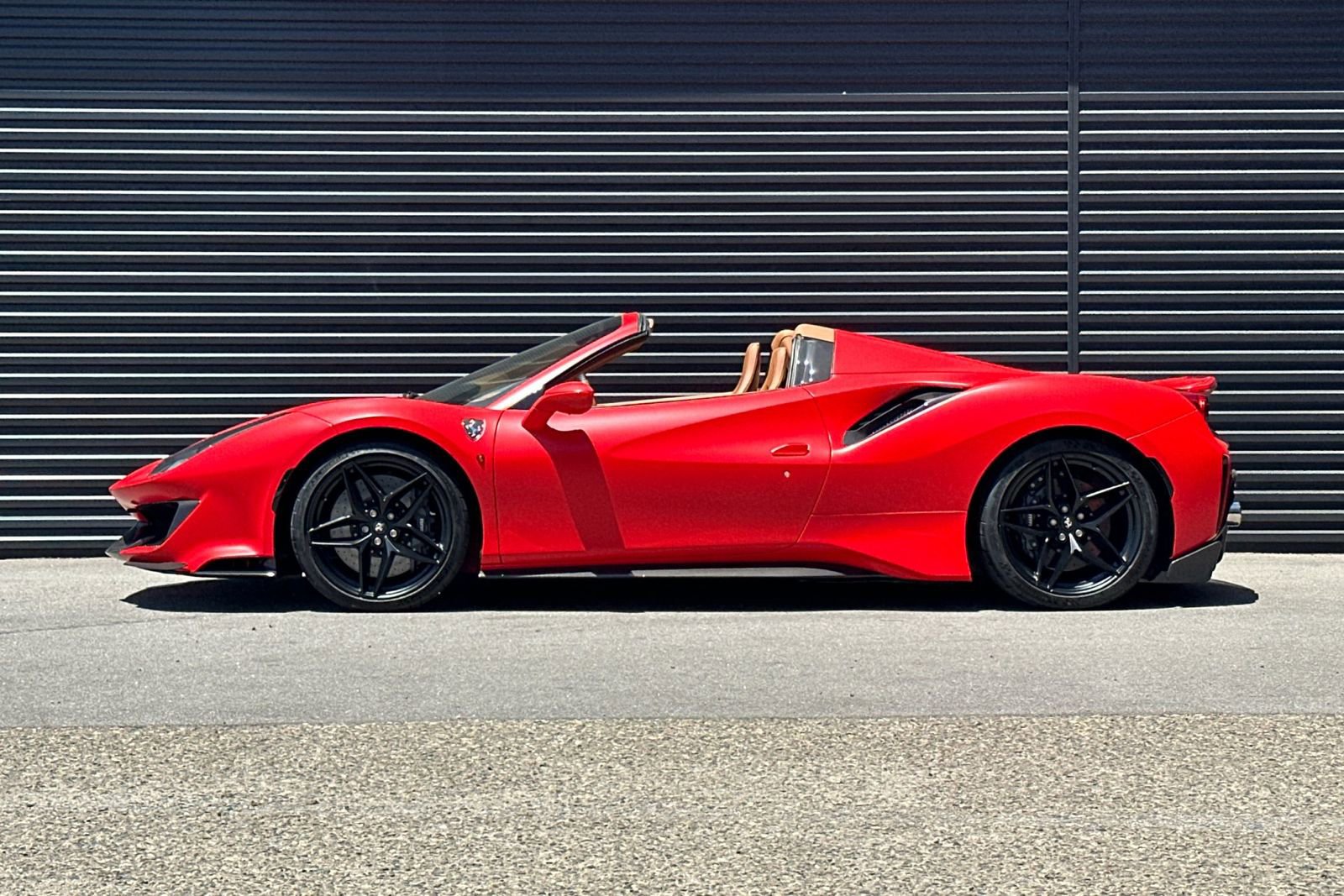 Used 2020 Ferrari 488 Pista Spider RWD image 2