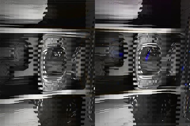 Used 2025 Hyundai Kona SEL image 30