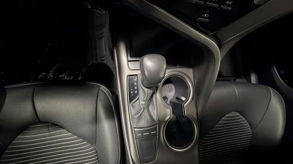 Used 2024 Toyota Camry SE w/ Convenience Package FWD image 17