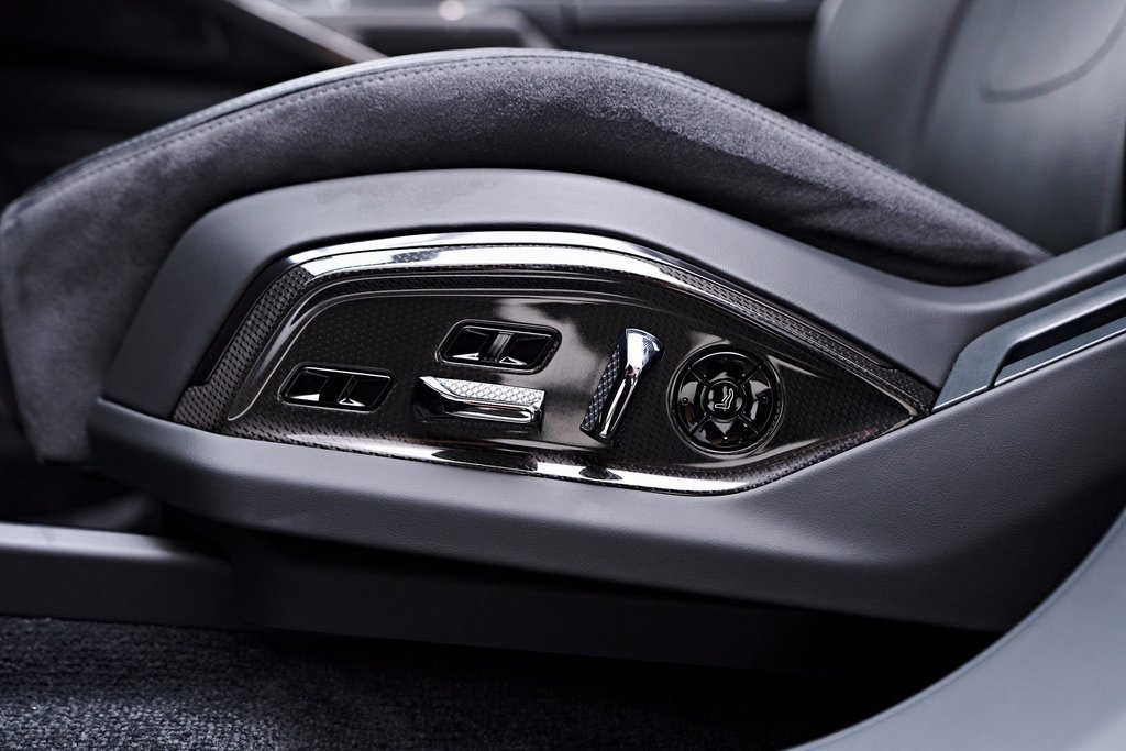 Used 2025 Lotus Eletre image 59