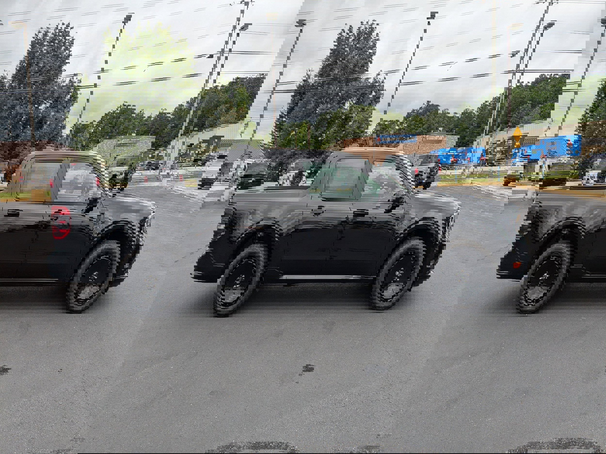 New 2025 Ford Maverick Lobo image 3