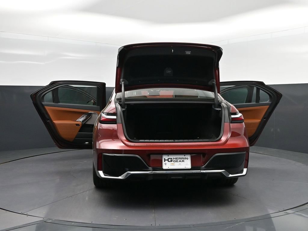 Certified 2025 BMW 740i image 51