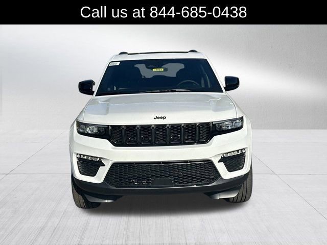 New 2025 Jeep Grand Cherokee Limited w/ Black Appearance Package image 2