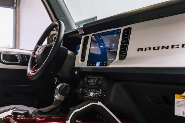 Used 2025 Ford Bronco Heritage Edition AWD/4WD image 62