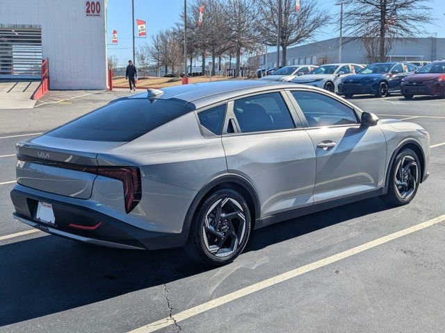 Used 2025 Kia K4 EX image 7