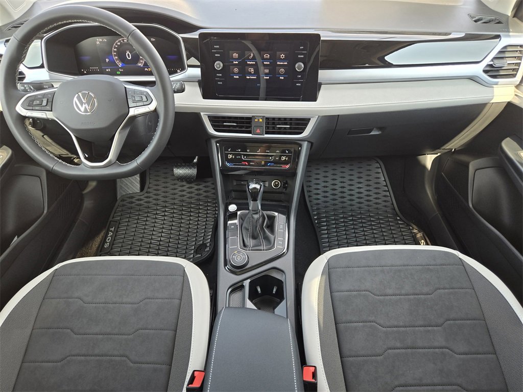 New 2025 Volkswagen Taos SE image 21