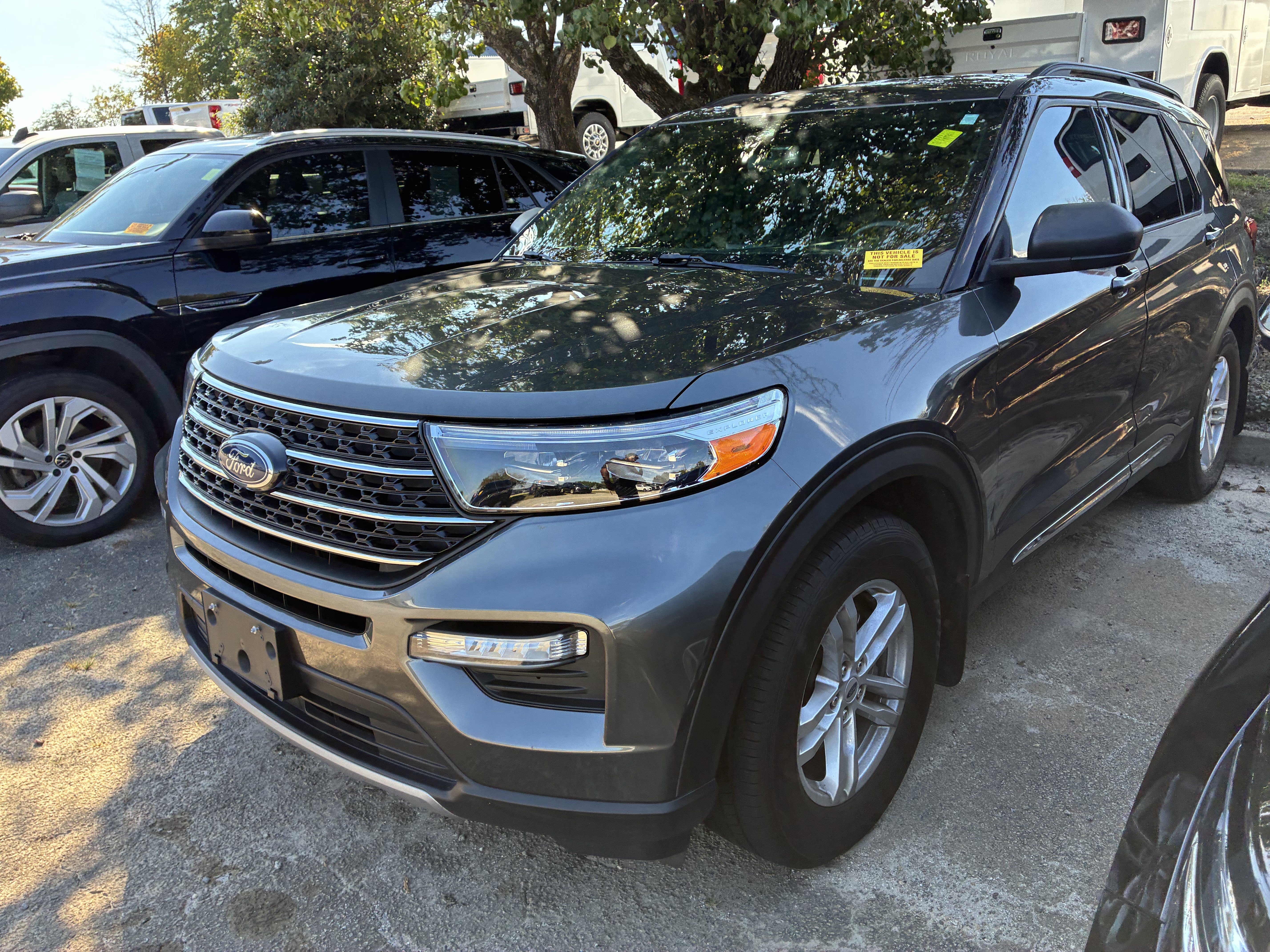Used 2020 Ford Explorer XLT w/ Equipment Group 202A RWD image 3