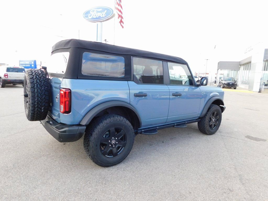 New 2024 Ford Bronco Black Diamond image 3