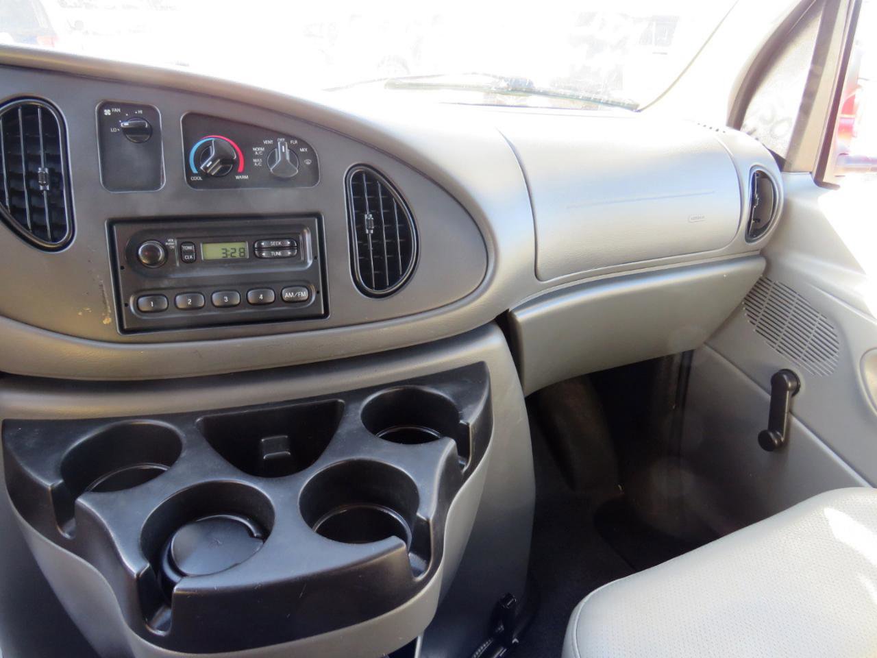 Used 2008 Ford E-250 and Econoline 250 RWD image 21