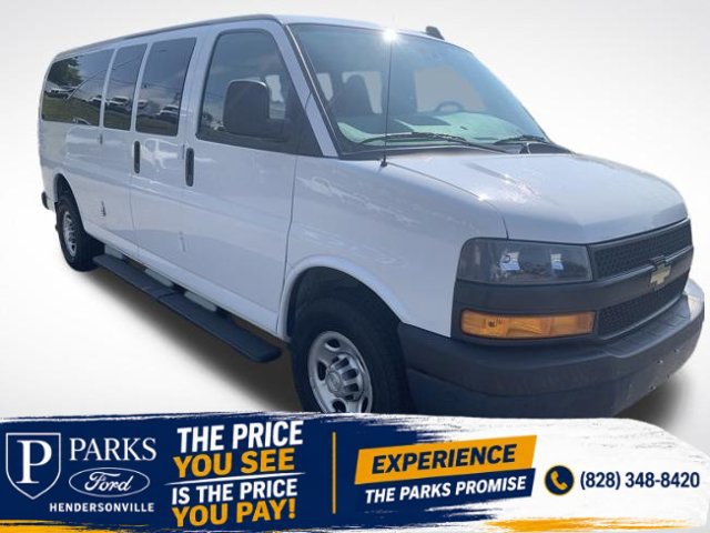 Used 2018 Chevrolet Express 3500 LS RWD image 1