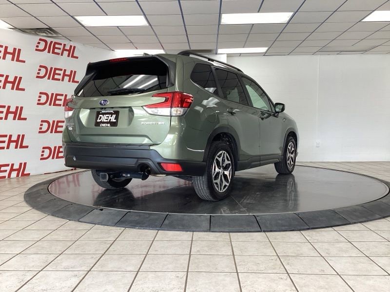 Used 2019 Subaru Forester Premium AWD/4WD image 7